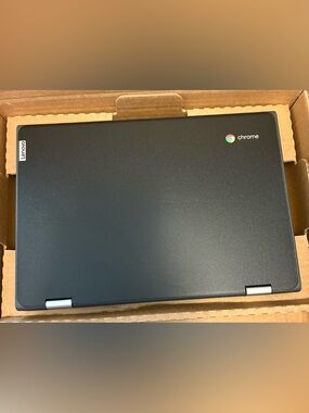 Lenovo 300e Black Chromebook 2nd gen. Laptop with Chrome Badge. Refurbished.